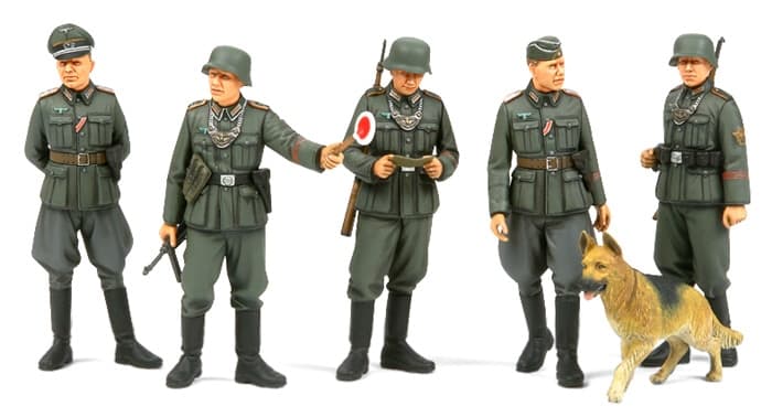 Tamiya 1/35 WWII German Field Military Police (TA35320)