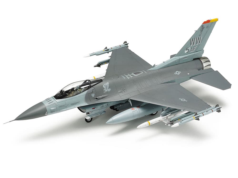 Tamiya 1/72 F-16CJ W/Full Equipment (TA60788)