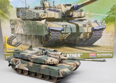 ผลงานรับประกอบทำสีโมเดลรถถัง K-2 Black Panther 1/35 เทียบกับกล่องโมเดล โดย Hobby Stationth