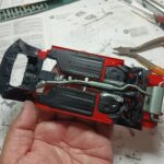 ติดท่อไอเสียกับตัวถังแชสซีโมเดลรถยนต์ Tamiya 1/24 Toyota GR86 บริการรับประกอบโมเดลรถยนต์ด้วยโมเดลเลอร์มืออาชีพ