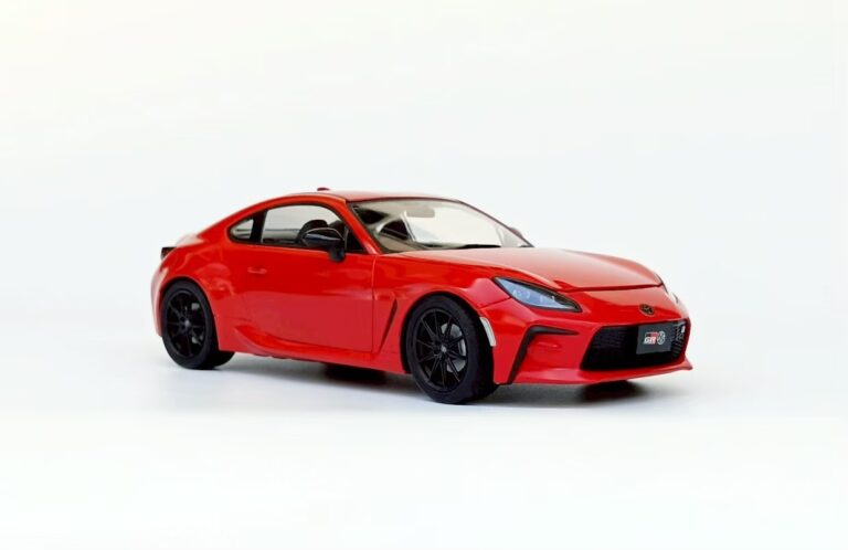 ภาพโมเดลรถยนต์ Tamiya ขนาด 1/24 Toyota GR86 สีแดง - บริการทำสีโมเดลรถยนต์